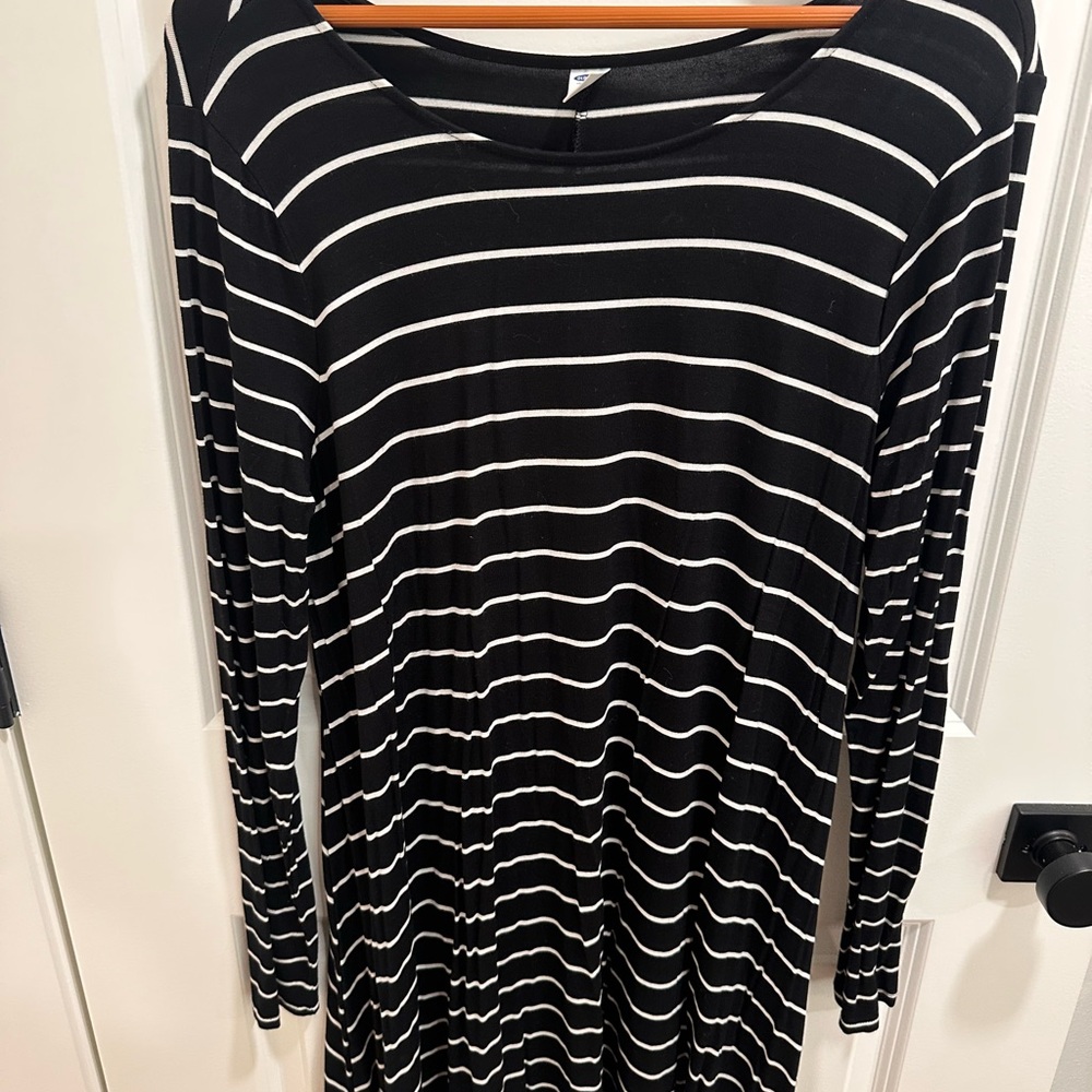 Old Navy Black and White Striped Dress